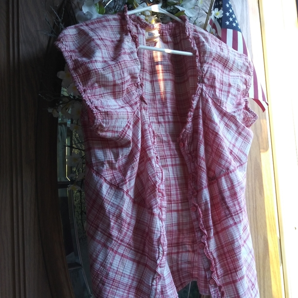 Faded Glory Ruffled Tee - Picture 6 of 6